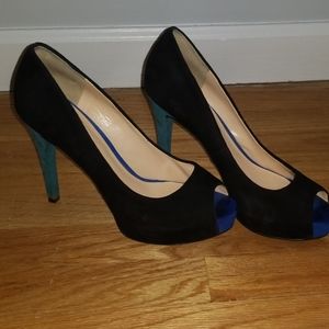 GUESS peep toe heels